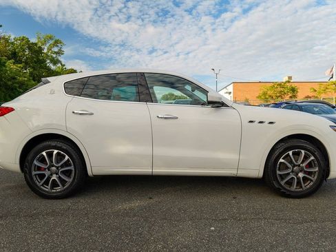 Used 2019 Maserati Levante AWD/4WD image 8