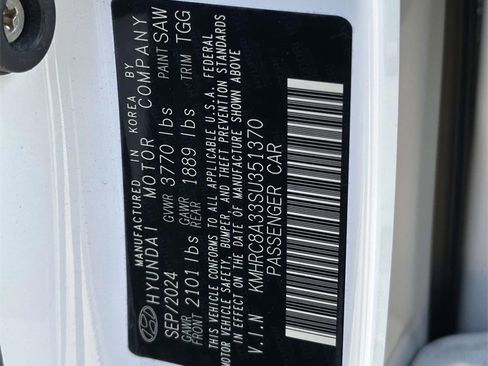 Used 2025 Hyundai Venue SEL image 18