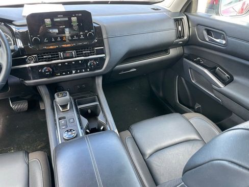 Certified 2022 Nissan Pathfinder SL w/ SL Premium Package image 10