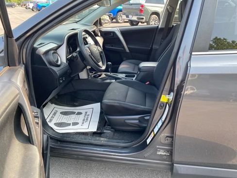 Used 2016 Toyota RAV4 LE AWD/4WD image 12