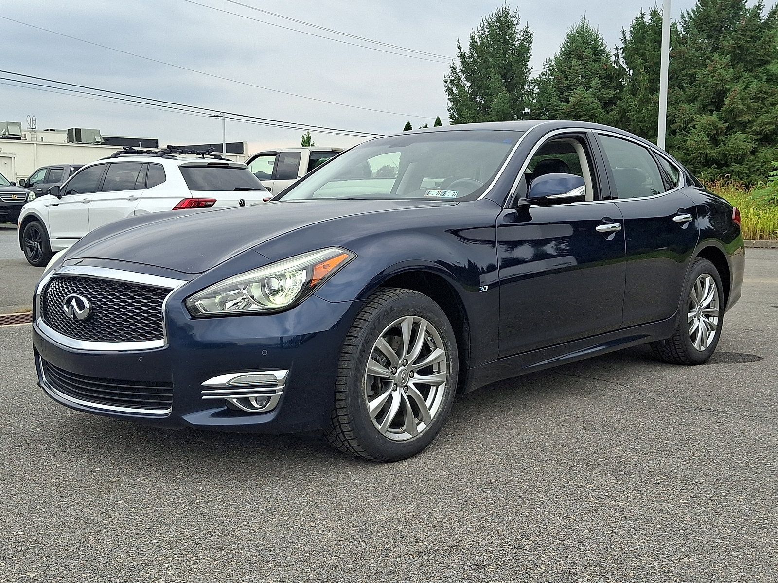 Used 2015 INFINITI Q70 3.7 AWD/4WD image 6