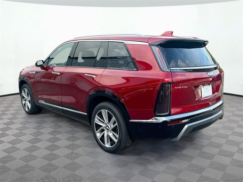 New 2026 Cadillac Vistiq Luxury w/ LPO, Floor Liner Package image 5