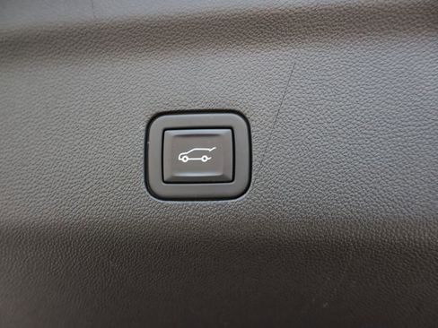Used 2023 Cadillac Escalade Premium Luxury AWD/4WD image 40