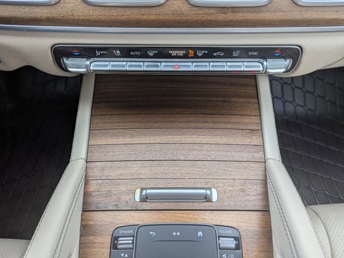 Used 2024 Mercedes-Benz GLE 450 4MATIC image 25