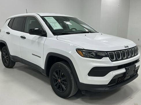 Used 2022 Jeep Compass Sport image 8