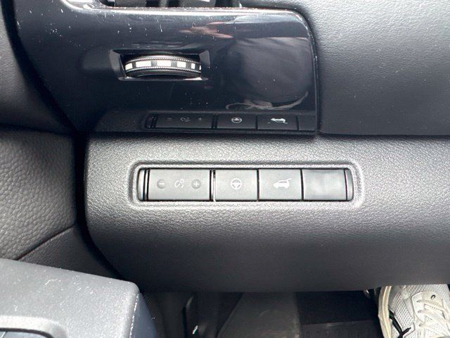 Used 2025 Nissan Pathfinder SV w/ SV Premium Package AWD/4WD image 15