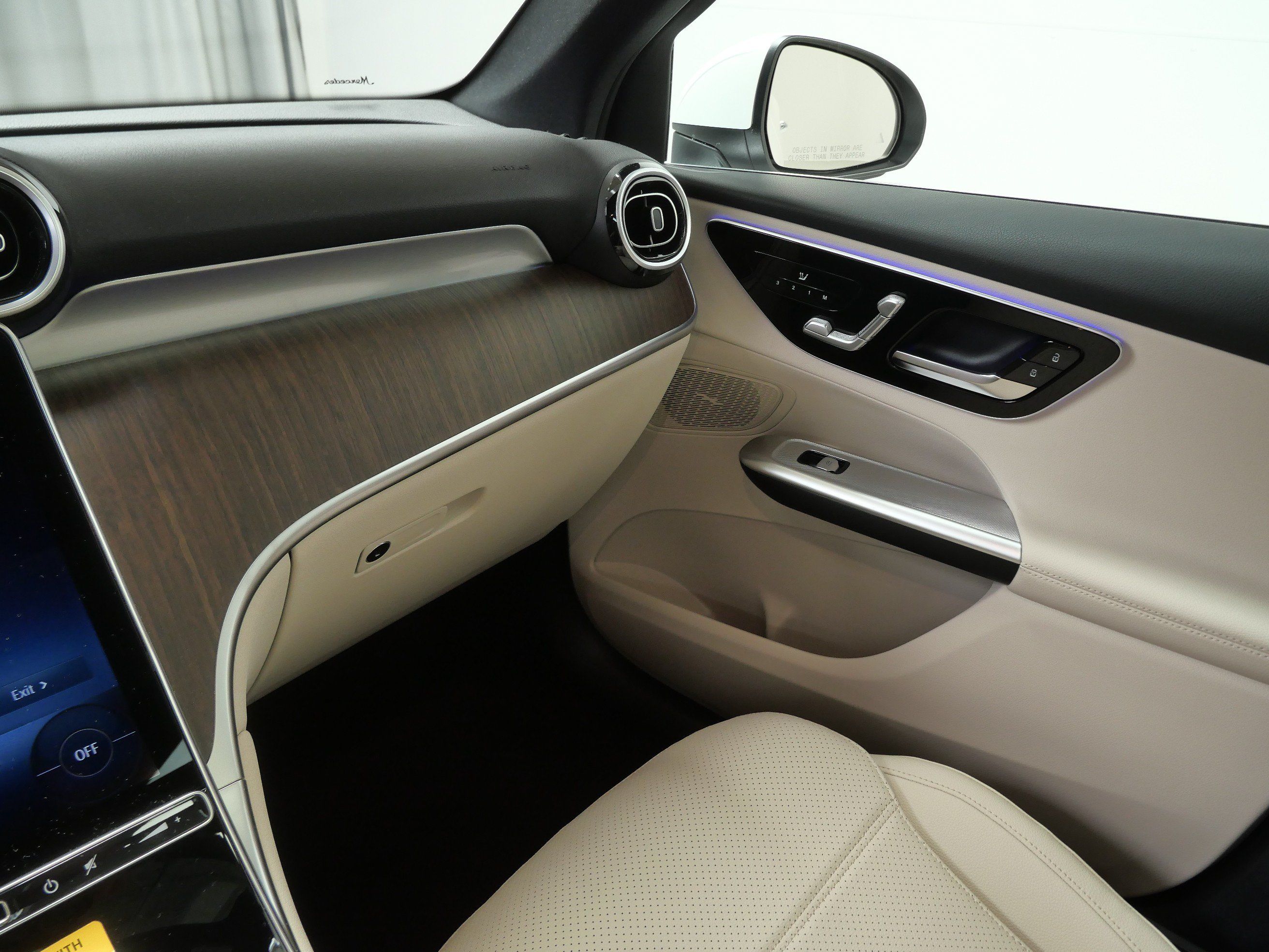 New 2026 Mercedes-Benz GLC 300 4MATIC image 11