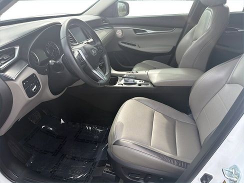 Used 2023 INFINITI QX50 Luxe w/ Accent Package AWD/4WD image 10