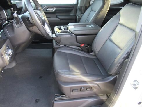 Used 2024 GMC Sierra 1500 SLT AWD/4WD image 15