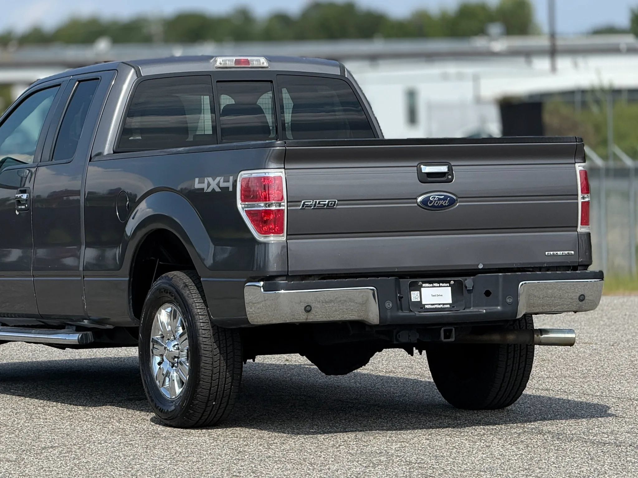 Used 2011 Ford F150 XLT w/ XLT Chrome Pkg AWD/4WD image 16
