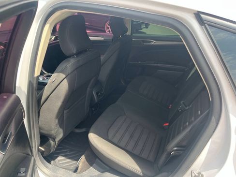 Used 2018 Ford Fusion SE FWD image 7