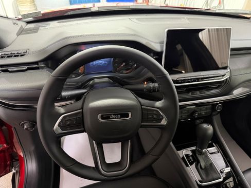 New 2026 Jeep Compass Latitude image 10