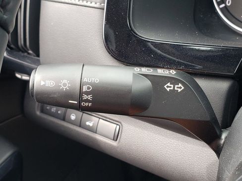 Certified 2025 Nissan Pathfinder SV image 40