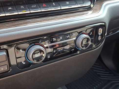 Used 2025 Chevrolet Silverado 1500 LT image 15