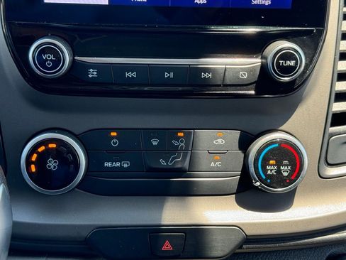 Used 2020 Ford Transit 350 XLT image 8