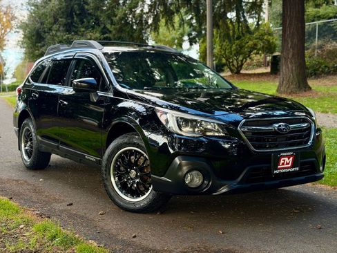 Used 2018 Subaru Outback 2.5i Premium image 3