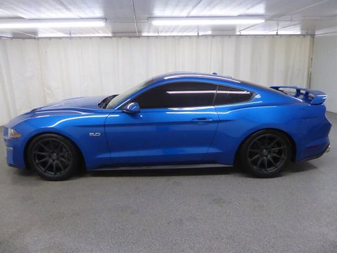Used 2019 Ford Mustang GT image 4