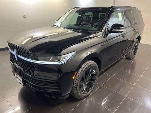 New 2026 Lincoln Navigator Reserve w/ Jet Appearance Package image 3