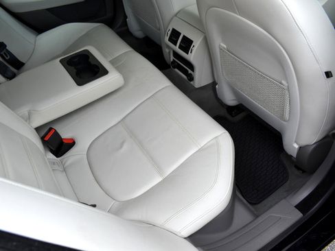 Used 2019 Jaguar XE Prestige image 28