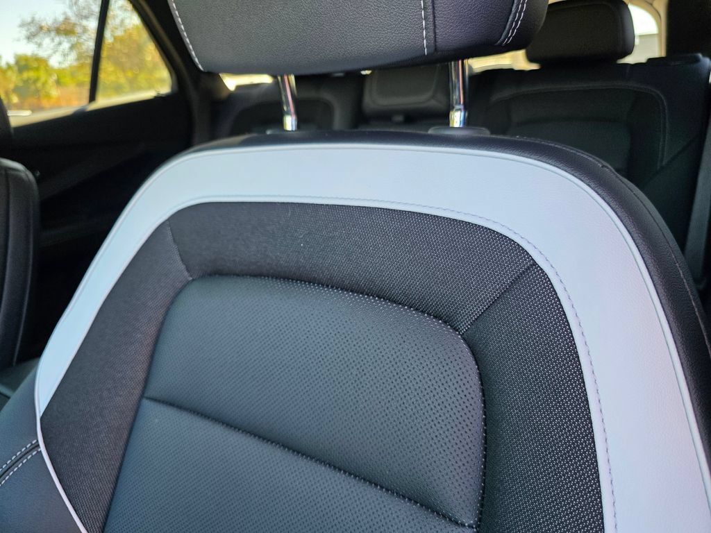 New 2025 Chevrolet Blazer EV LT AWD/4WD image 12
