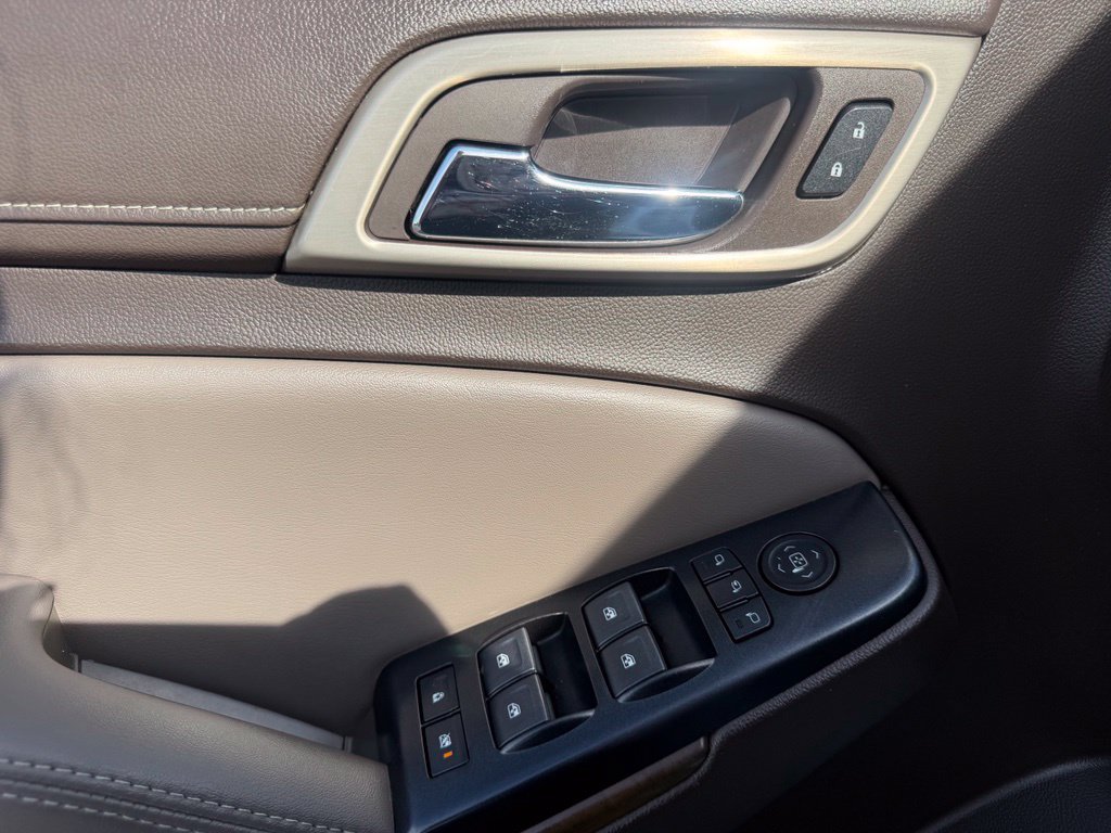 Used 2018 GMC Yukon Denali RWD image 25