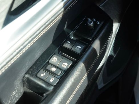 Certified 2024 Jeep Wagoneer Series II image 12