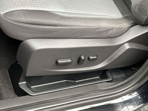 Used 2017 Ford Escape SE FWD image 10