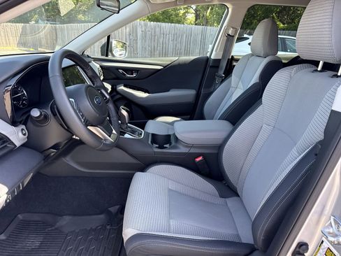 Used 2025 Subaru Outback Premium AWD/4WD image 9