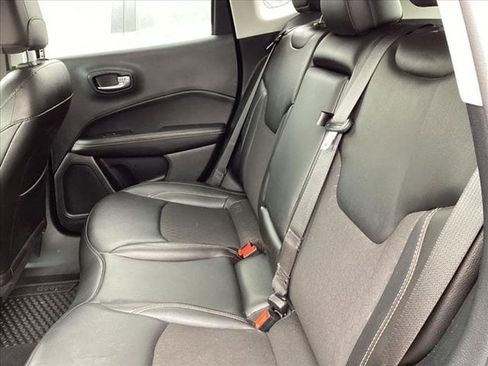 Used 2021 Jeep Compass Latitude w/ Driver Assistance Group AWD/4WD image 4