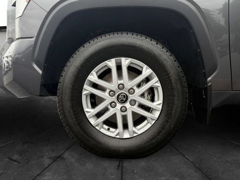 Used 2022 Toyota Tundra SR5 AWD/4WD image 14