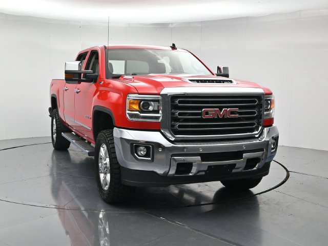 Used 2019 GMC Sierra 2500 SLT w/ Duramax Plus Package AWD/4WD image 4