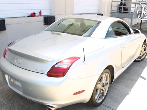 Used 2006 Lexus SC 430 Convertible RWD image 38