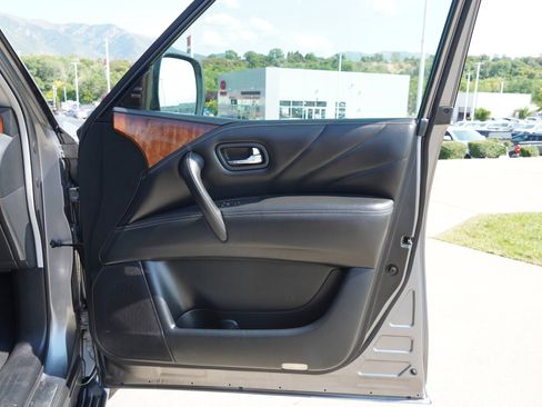Used 2016 INFINITI QX80 4WD w/ Deluxe Technology Package image 24