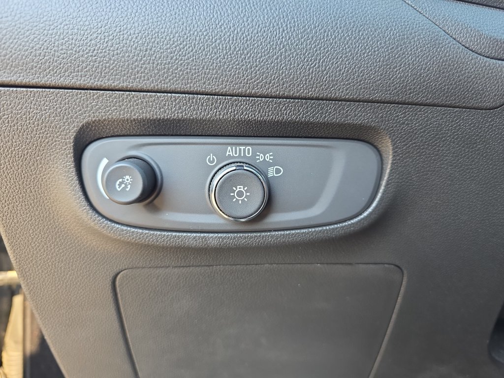 Used 2025 Buick Encore GX Sport Touring w/ Comfort Package FWD image 28