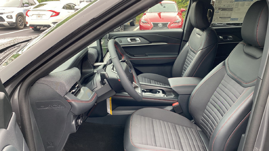 New 2027 Ford Explorer ST-Line w/ Premium Package RWD image 16