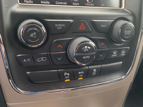 Used 2015 Jeep Grand Cherokee Altitude AWD/4WD image 10
