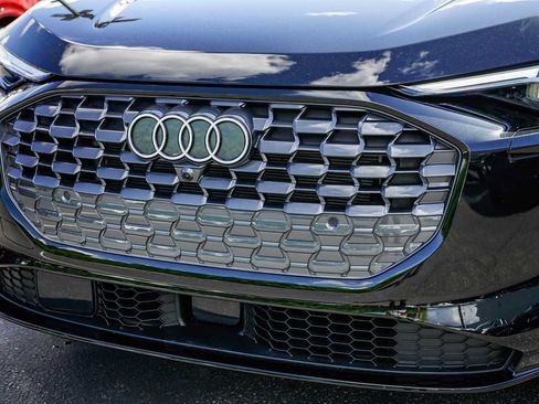 Used 2025 Audi Q5 Premium w/ Premium Plus AWD/4WD image 8