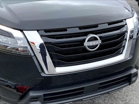 Used 2025 Nissan Pathfinder SV image 29