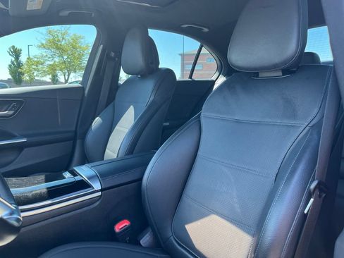 Used 2025 Mercedes-Benz C 300 4MATIC Sedan image 15