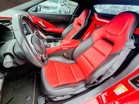 Used 2016 Chevrolet Corvette Z06 w/ 3LZ Preferred Equipment Group image 32