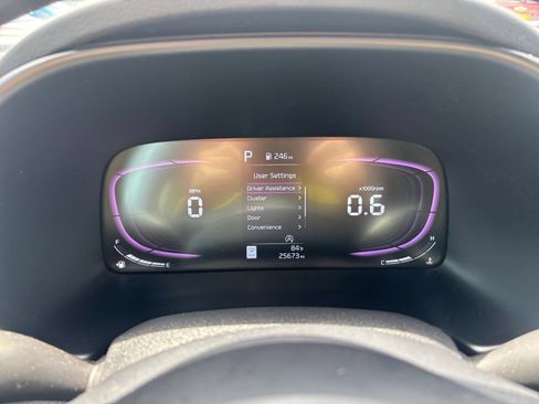 Used 2025 Kia Soul LX w/ LX Technology Package FWD image 38
