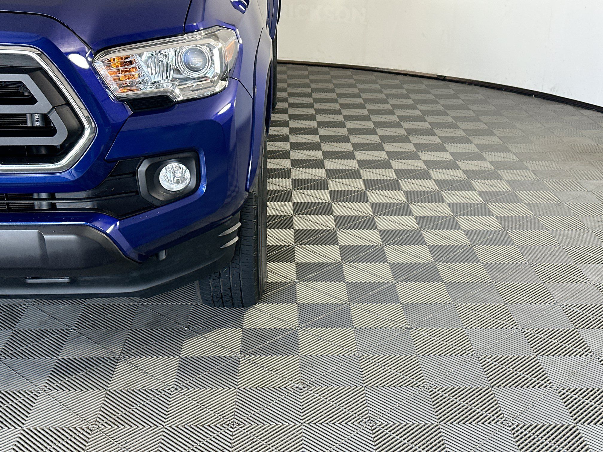 Certified 2023 Toyota Tacoma SR5 w/ Technology Package RWD image 9