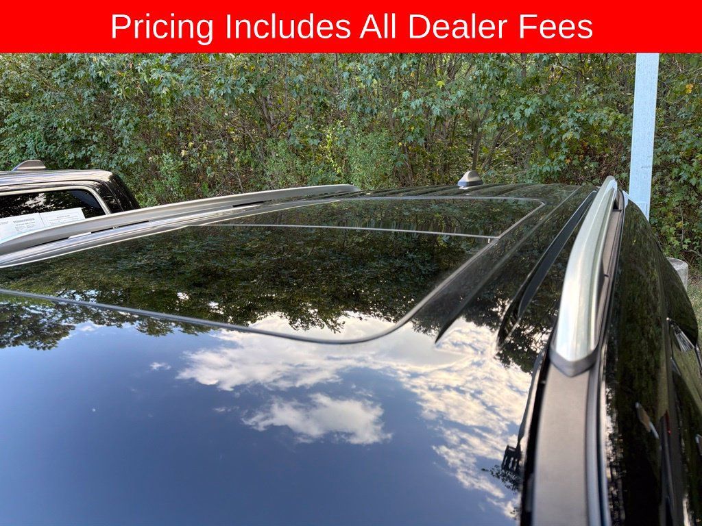 Used 2025 Ford Explorer Platinum w/ Ultimate Package AWD/4WD image 3