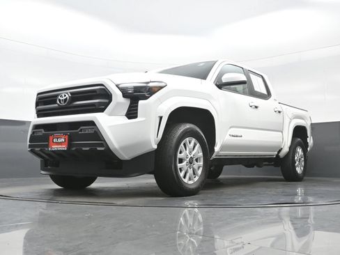 Used 2025 Toyota Tacoma SR5 AWD/4WD image 26