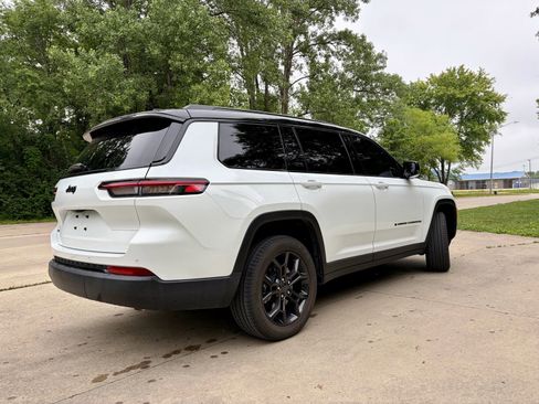 Used 2025 Jeep Grand Cherokee L Limited AWD/4WD image 11