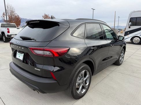 Used 2025 Ford Escape ST-Line image 3