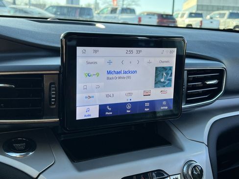 Used 2022 Ford Explorer XLT w/ Equipment Group 202A image 18