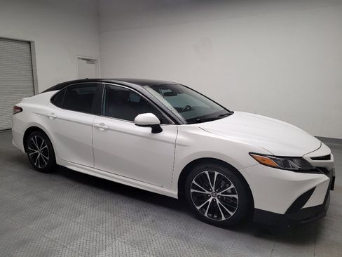 Used 2019 Toyota Camry SE w/ Carpet Mat Package FWD image 11
