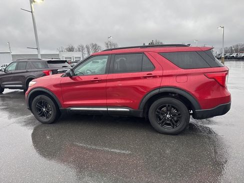 Certified 2023 Ford Explorer XLT image 11