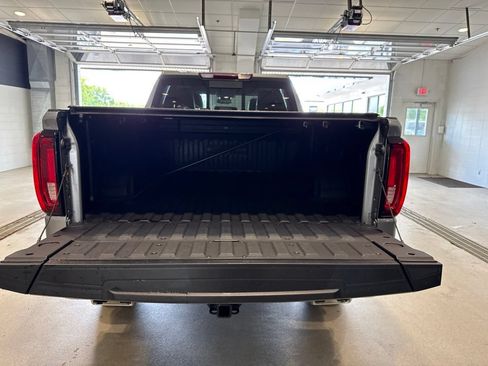 Used 2025 GMC Sierra 1500 AT4 w/ AT4 Premium Package AWD/4WD image 17